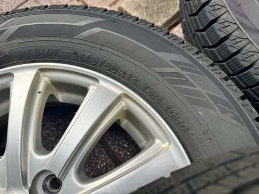 145/80r13 ヨコハマスタッドレス　21年製バリ溝