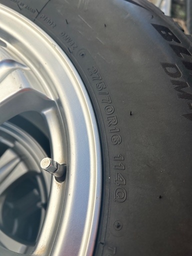 275/70R16スタッドレス2021年製ランクル100外しホイール付き 275/70R16スタッドレス2021年製ランクル100外しホイール付き (ボロス