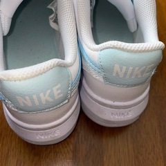 NIKE スニーカー　22.5の画像