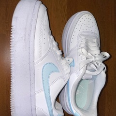 NIKE スニーカー　22.5の画像