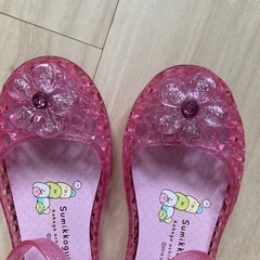 すみっコぐらし　サンダル　ピンク　お花　ラメ　の画像
