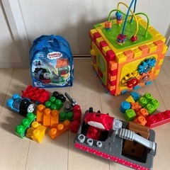 おもちゃ3点　トーマスブロック、工具おもちゃ、他