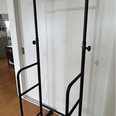 懸垂　ぶら下がり　健康器具の画像