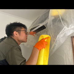 エアコンのお掃除されていますか？広島市東区に住んでいるRクリーン代表鍵森です。高圧洗浄機を使ったエアコン分解洗浄を9000円〜作業させて頂いています。見積もり無料です。お気軽に相談してください✨ - 広島市