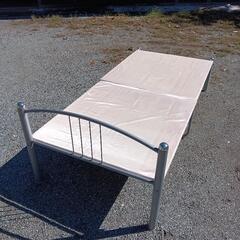 シングルベッド