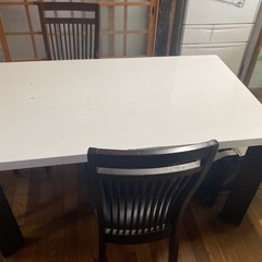 ダイニングテーブル