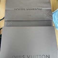 GUCCI VUITTON  袋、箱の画像