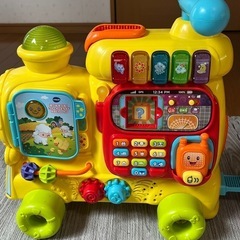 おもちゃ　汽車の画像