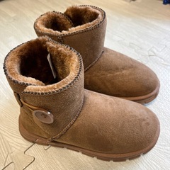 新品　ムートンブーツ　22センチ