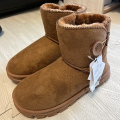 新品　ムートンブーツ　22センチの画像
