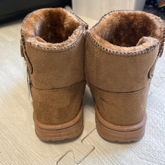 新品　ムートンブーツ　22センチの画像