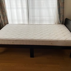 シングルベッド