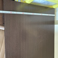 机、椅子の画像