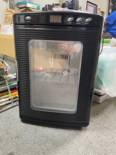 11月8日て終了。ポータブル温冷庫（お値下げしました）