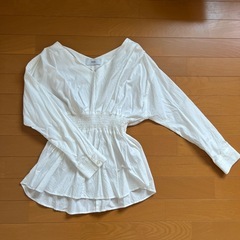 AZUL MOUSSY トップス
