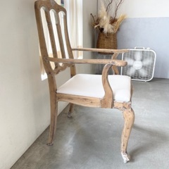 アンティーク風チェアの画像
