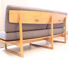 飛騨の家具メーカーKASHIWA(柏木工)のオーク材を使用した2人掛けソファ