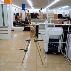 ★ジモティ割あり★  物干し シルバー✕グレー H163×D68×W102～ クリーニング済み OJ6251の画像