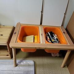 IKEA　キッズデスクの画像