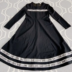 SHEIN 128cm ロゴワンピース