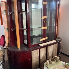決まりましたー❗️豪華な収納棚❗️大理石調テーブル❗️無料❗️