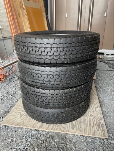 早い者勝ち！値下げ！車タイヤ　205/85R16 ブリヂストンエコピア