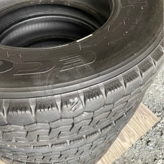 早い者勝ち！値下げ！車タイヤ　205/85R16 ブリヂストンエコピア　の画像