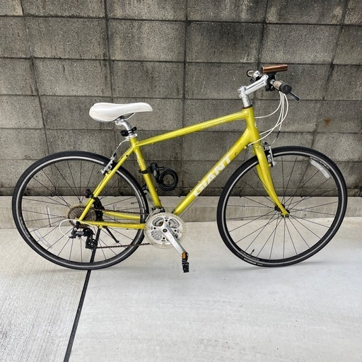 引取限定　GIANT クロスバイク ESCAPE サイズM