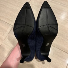 ナンバートゥエンティワン　　スエードパンプスの画像