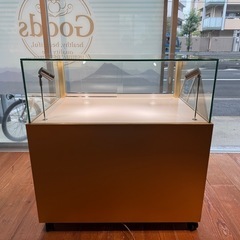 ライト付きショーケースの画像