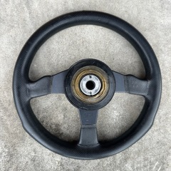 モモ　ステアリングハンドル　ボス付き
の画像