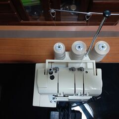 ロックミシン　シンガー　プロッフェッショナル　S-300の画像