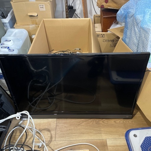 32インチ 壁掛け　TOSHIBA 東芝 液晶テレビ 32V31 18年製