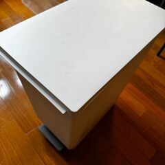 【直接引き取り可能に限り】ゴミ箱をお譲りします