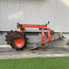 溝掘り機