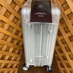 ダブルベッド】【フレーム&マットレスセット】1年半民泊で使用。片面未