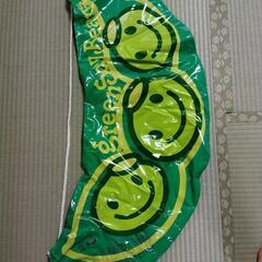 豆の形の浮き輪の画像