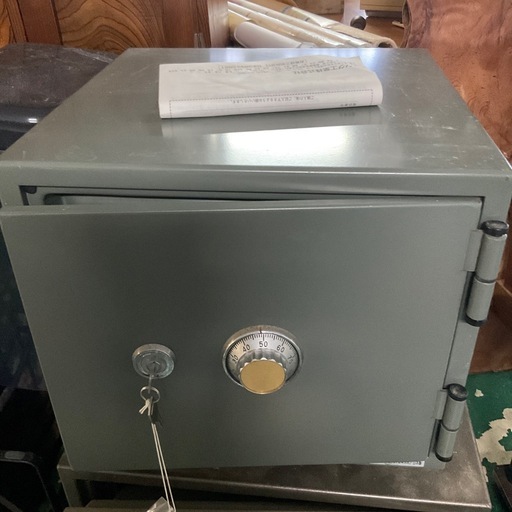 【ジャンク品】耐火金庫 ダイヤル不明