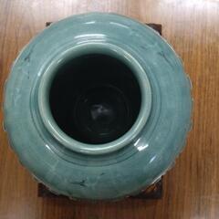 高麗青磁　花瓶　壺の画像