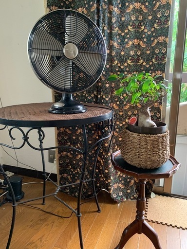 昭和レトロなアイアン丸テーブル