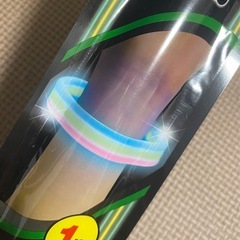 光る3連ブレスレット
の画像