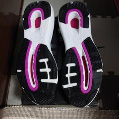 アディダス【新品】スニーカー23.5cm　adidas CC X-Trainerの画像