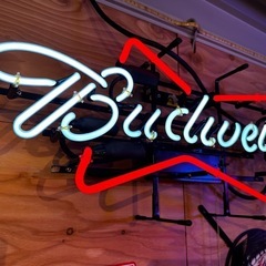 バドワイザー　ネオンサインの画像