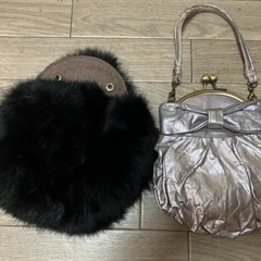 新品未使用の黒ラビットファー×ブロンズ 2wayパーティーバッグの画像