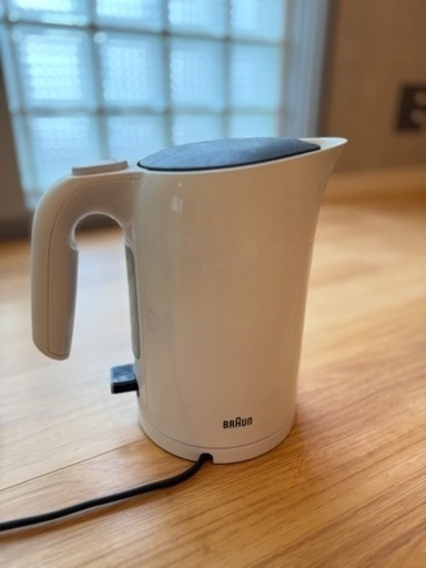 【電気ケトル】デロンギ/BRAUN/1L/ホワイト