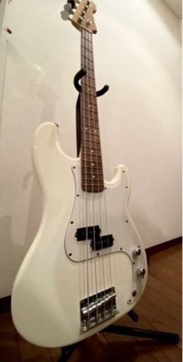 【Triumph ベースJazz Bass】