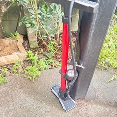 自転車 空気入れ 仏式/米式/英式/フランス式バルブ対応 空気入...