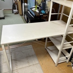 学習机を出品します。