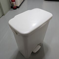【無料】40Lゴミ箱差し上げますの画像