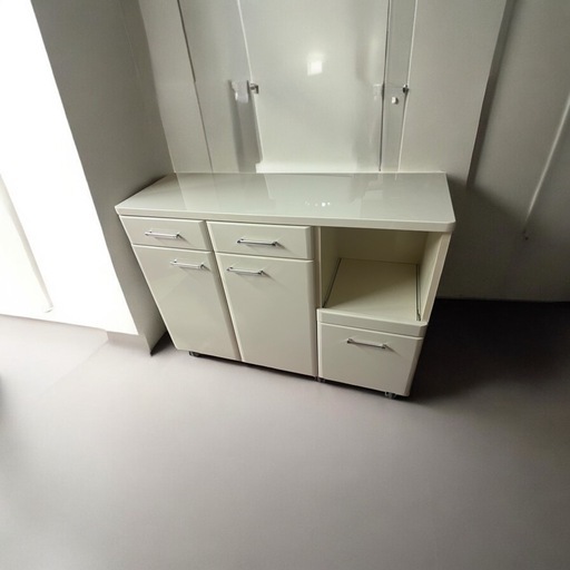 【中古良品】キッチンボード　白　食器棚　収納棚